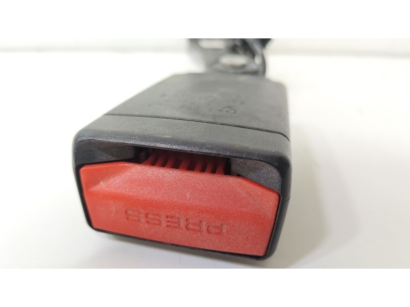 Recambio de anclaje cinturon trasero izquierdo para bmw 3 (f30, f80) 318 d referencia OEM IAM 627533900E  