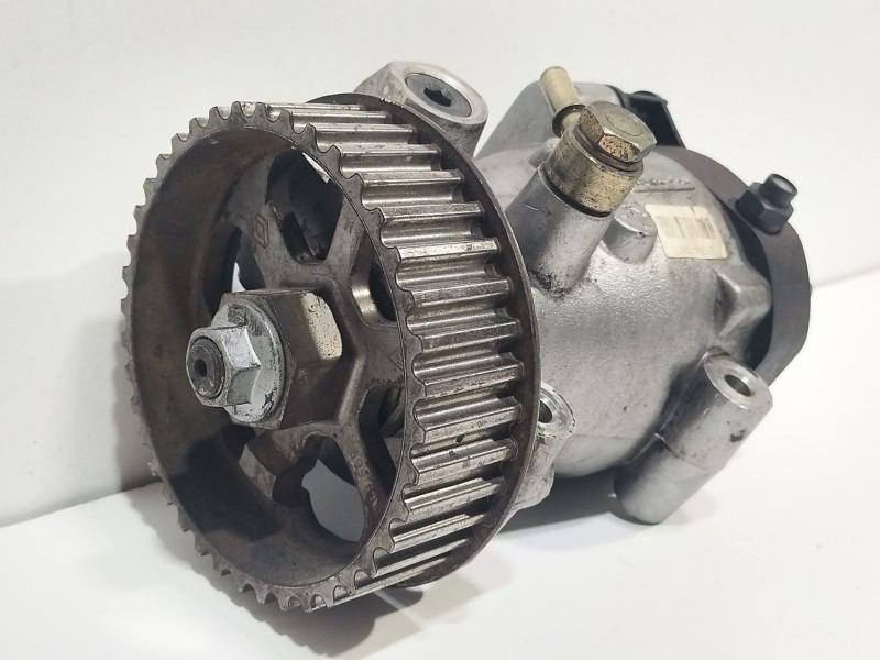 Recambio de bomba inyeccion para renault clio iii 1.5 dci diesel cat referencia OEM IAM 8200057225  