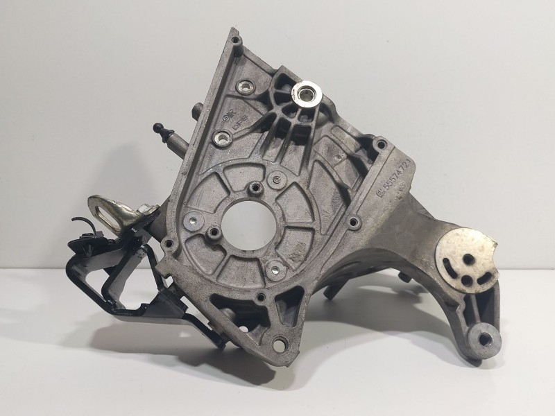 Recambio de soporte bomba inyeccion para opel insignia a (g09) 2.0 cdti (68) referencia OEM IAM 55574721  