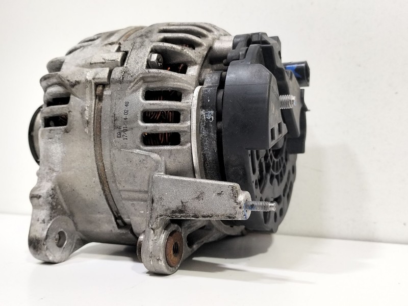 Recambio de alternador para seat ibiza iv sc (6j1, 6p5) 1.2 tsi referencia OEM IAM 03F903023D  