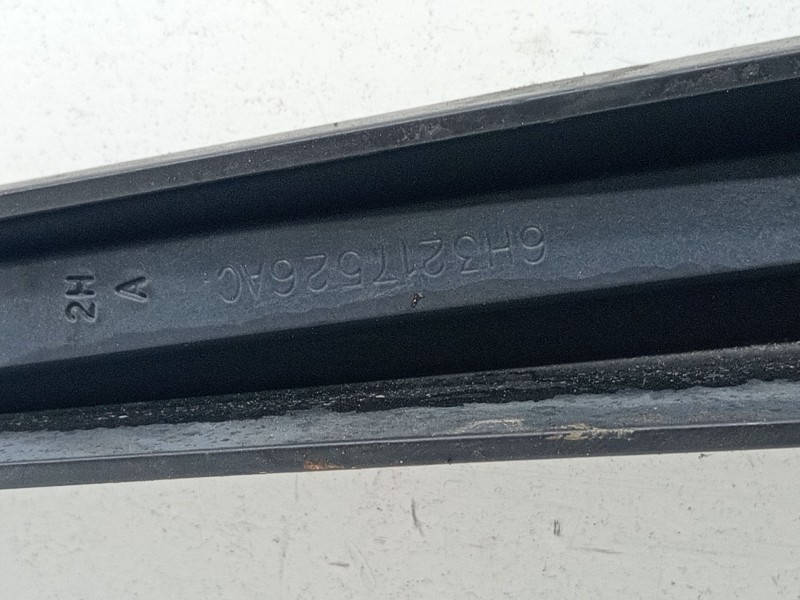 Recambio de brazo limpia delantero izquierdo para land rover discovery iv (l319) 3.0 sdv6 4x4 referencia OEM IAM LR038124  