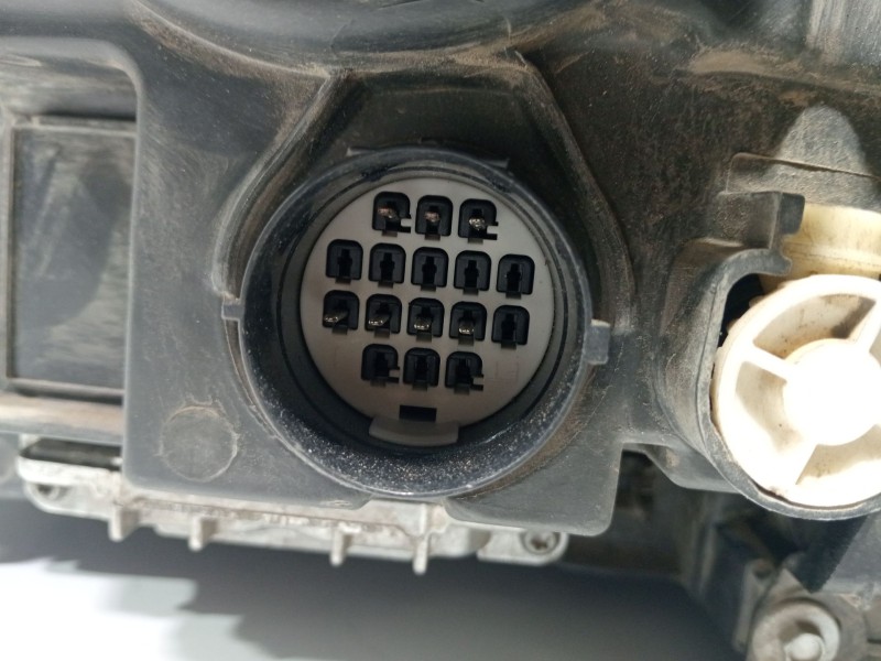 Recambio de faro derecho para land rover discovery iv (l319) 3.0 sdv6 4x4 referencia OEM IAM LR023537  