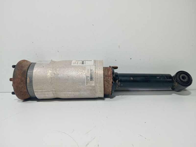 Recambio de amortiguador delantero derecho para land rover discovery iv (l319) 3.0 sdv6 4x4 referencia OEM IAM LR013930  