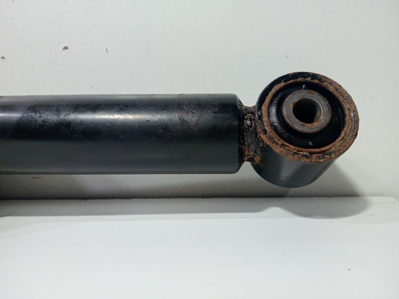 Recambio de amortiguador delantero izquierdo para land rover discovery iv (l319) 3.0 sdv6 4x4 referencia OEM IAM LR013930  