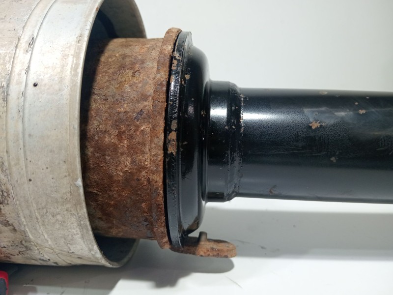 Recambio de amortiguador delantero izquierdo para land rover discovery iv (l319) 3.0 sdv6 4x4 referencia OEM IAM LR013930  