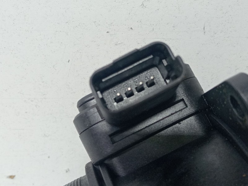 Recambio de caudalimetro para land rover discovery iv (l319) 3.0 sdv6 4x4 referencia OEM IAM 004068045  