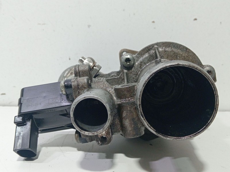 Recambio de valvula egr para land rover range rover (lm) 3.0 td6 referencia OEM IAM 70220704  