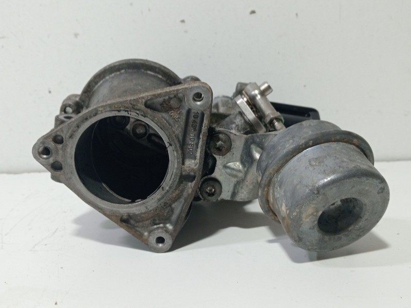 Recambio de valvula egr para land rover range rover (lm) 3.0 td6 referencia OEM IAM 70220704  