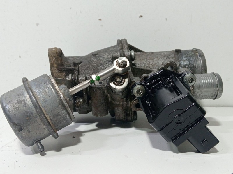 Recambio de valvula egr para land rover range rover (lm) 3.0 td6 referencia OEM IAM 70220704  