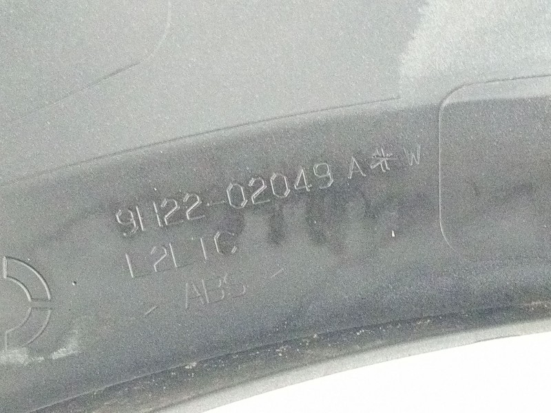 Recambio de aletin delantero izquierdo para land rover discovery iv (l319) 3.0 sdv6 4x4 referencia OEM IAM 9H2202049  