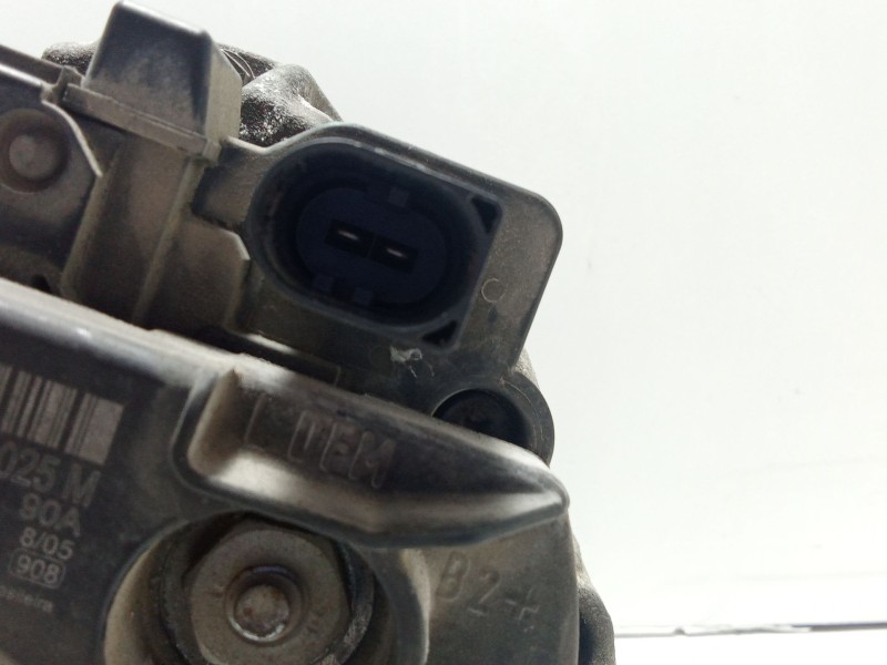 Recambio de alternador para volkswagen polo (6n2) 1.4 16v referencia OEM IAM 037903025M  