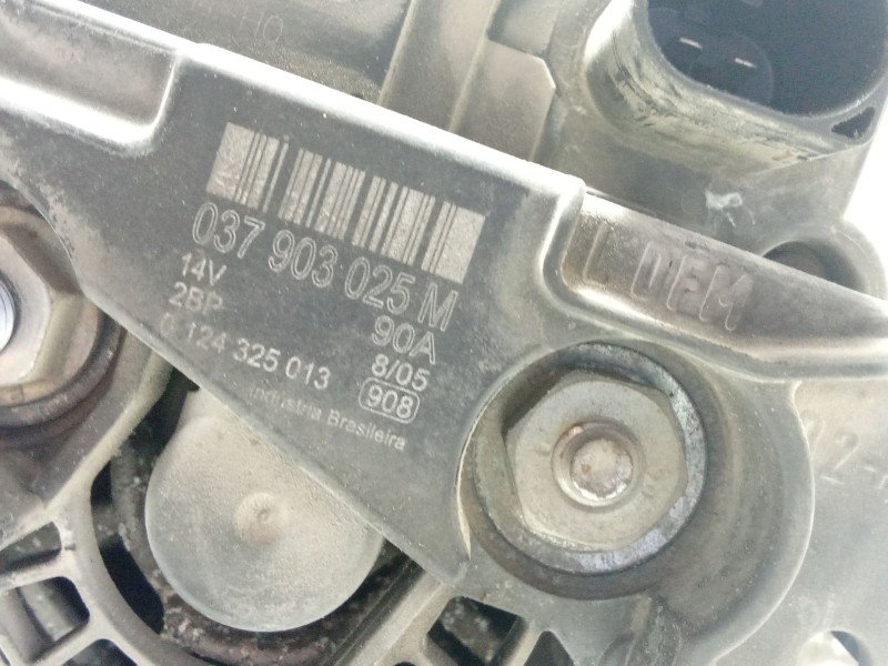 Recambio de alternador para volkswagen polo (6n2) 1.4 16v referencia OEM IAM 037903025M  