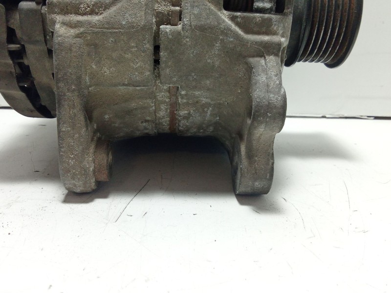 Recambio de alternador para volkswagen polo (6n2) 1.4 16v referencia OEM IAM 037903025M  