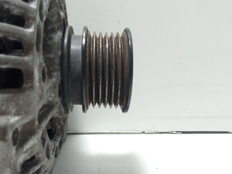 Recambio de alternador para volkswagen polo (6n2) 1.4 16v referencia OEM IAM 037903025M  