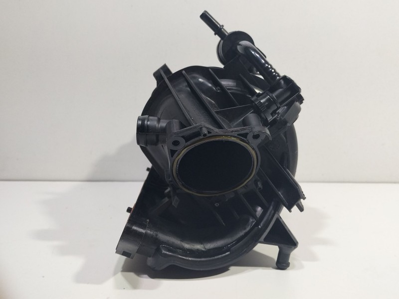 Recambio de colector admision para peugeot 207 1.4 16v vti referencia OEM IAM V75443558005  