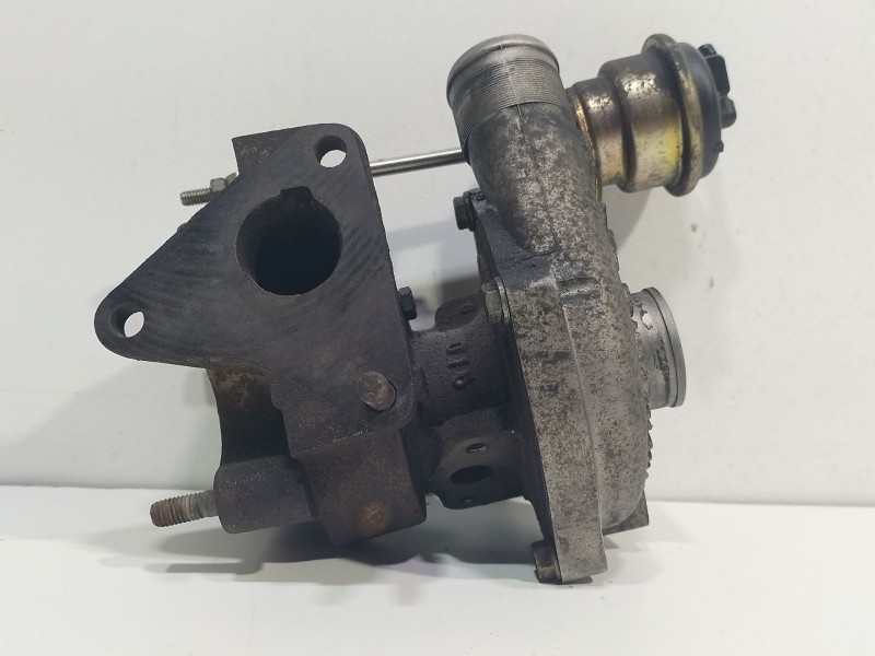 Recambio de turbocompresor para renault clio ii fase ii (b/cb0) 1.5 dci diesel referencia OEM IAM 22735H33771  
