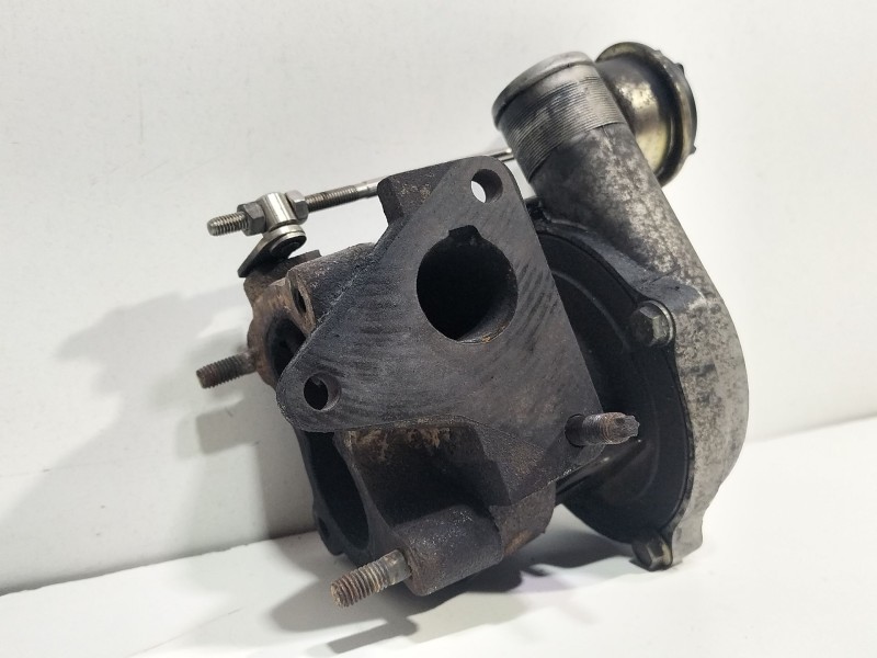 Recambio de turbocompresor para renault clio ii fase ii (b/cb0) 1.5 dci diesel referencia OEM IAM 22735H33771  