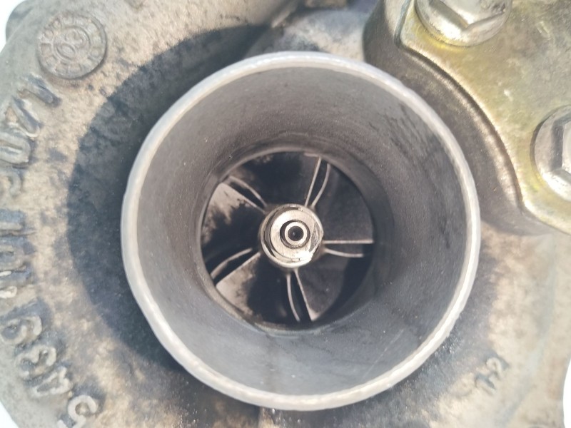 Recambio de turbocompresor para renault clio ii fase ii (b/cb0) 1.5 dci diesel referencia OEM IAM 22735H33771  