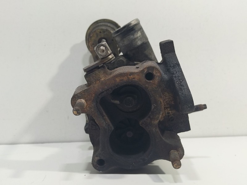 Recambio de turbocompresor para renault clio ii fase ii (b/cb0) 1.5 dci diesel referencia OEM IAM 22735H33771  