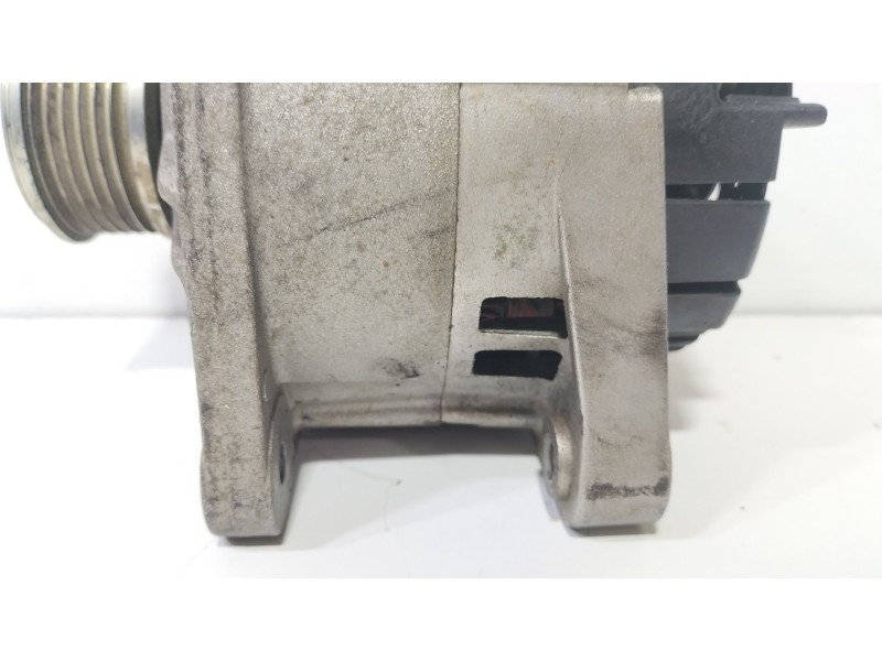 Recambio de alternador para nissan almera (n16/e) line up referencia OEM IAM 4021  