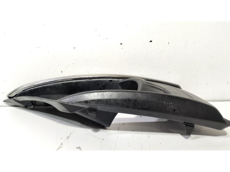 Recambio de moldura para citroën c4 grand picasso i (ua_) 1.6 hdi 110 referencia OEM IAM 9654197977  