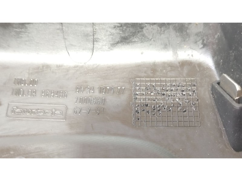 Recambio de moldura para citroën c4 grand picasso i (ua_) 1.6 hdi 110 referencia OEM IAM 9654197977  