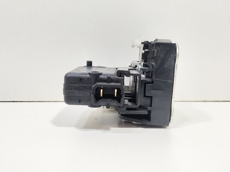 Recambio de cerradura puerta trasera izquierda para dacia logan (ls_) 1.5 dci (ls04) referencia OEM IAM LOGAN (LS_) 1.5 dCi (LS0