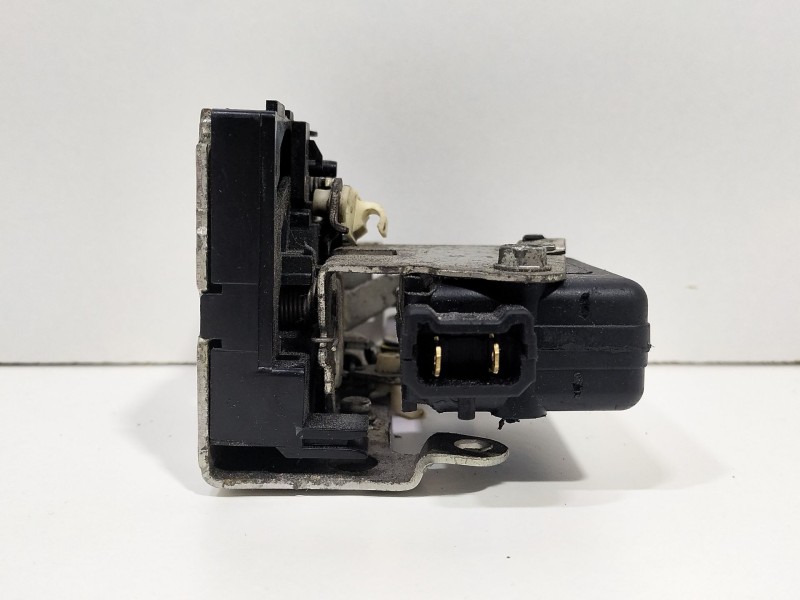 Recambio de cerradura puerta trasera derecha para dacia logan (ls_) 1.5 dci (ls04) referencia OEM IAM LOGAN (LS_) 1.5 dCi (LS04)