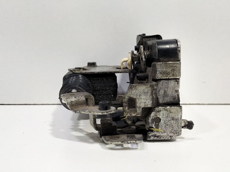 Recambio de cerradura puerta trasera derecha para dacia logan (ls_) 1.5 dci (ls04) referencia OEM IAM LOGAN (LS_) 1.5 dCi (LS04)