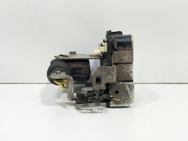 Recambio de cerradura puerta delantera derecha para dacia logan (ls_) 1.5 dci (ls04) referencia OEM IAM LOGAN (LS_) 1.5 dCi (LS0