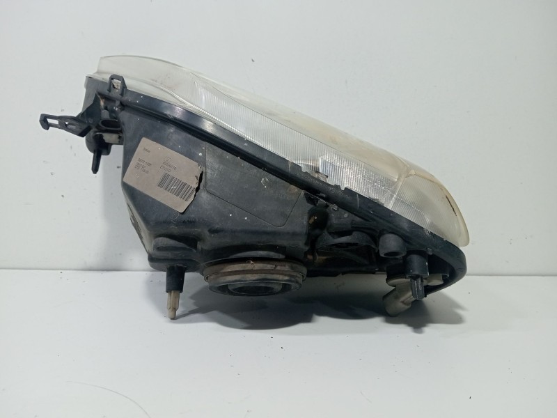 Recambio de faro derecho para dacia logan (ls_) 1.5 dci (ls04) referencia OEM IAM 8200211006  