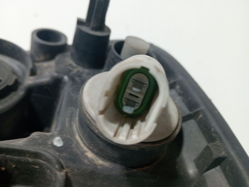 Recambio de faro derecho para dacia logan (ls_) 1.5 dci (ls04) referencia OEM IAM 8200211006  