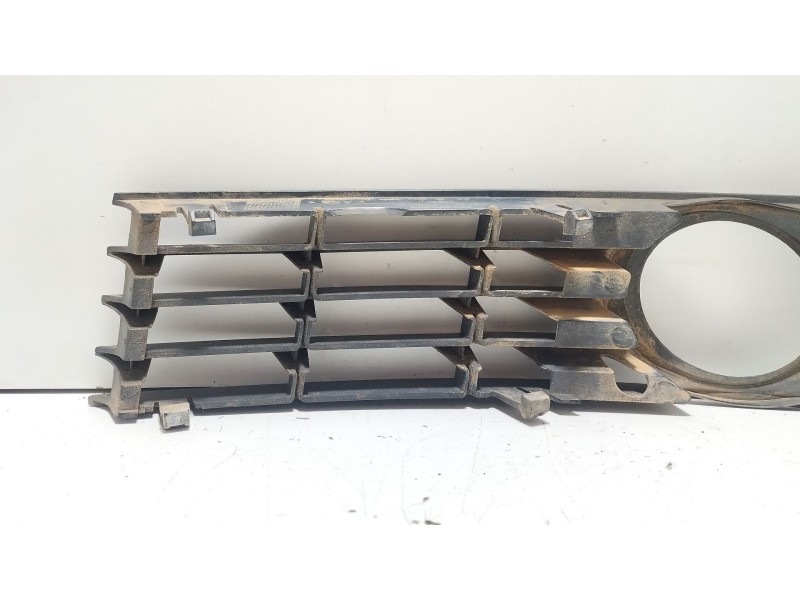 Recambio de rejilla delantera para audi a4 b6 (8e2) 1.9 tdi referencia OEM IAM 8E0807682  