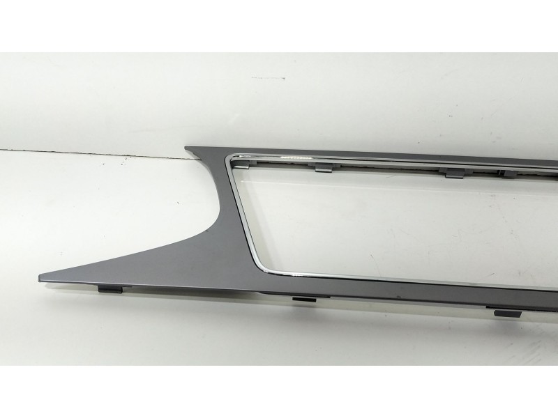 Recambio de moldura para seat leon st (5f8) 1.0 tsi referencia OEM IAM 5F1858061A  