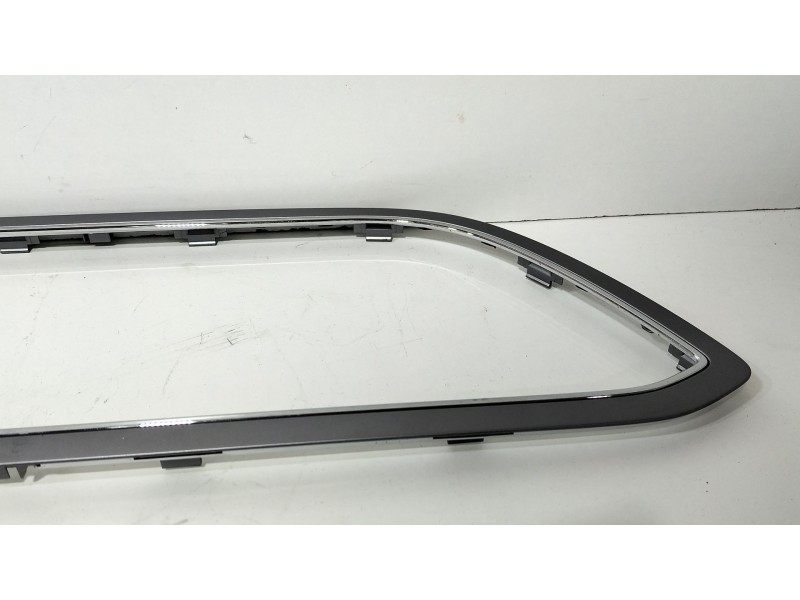 Recambio de moldura para seat leon st (5f8) 1.0 tsi referencia OEM IAM 5F1858061A  