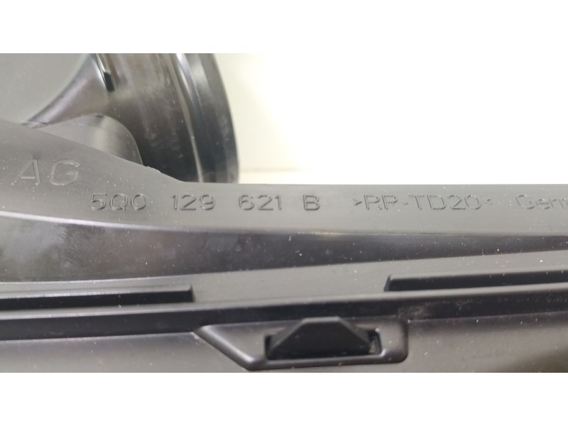 Recambio de conducto canalizador aire interior para seat leon st (5f8) 1.0 tsi referencia OEM IAM 5Q0129621B  