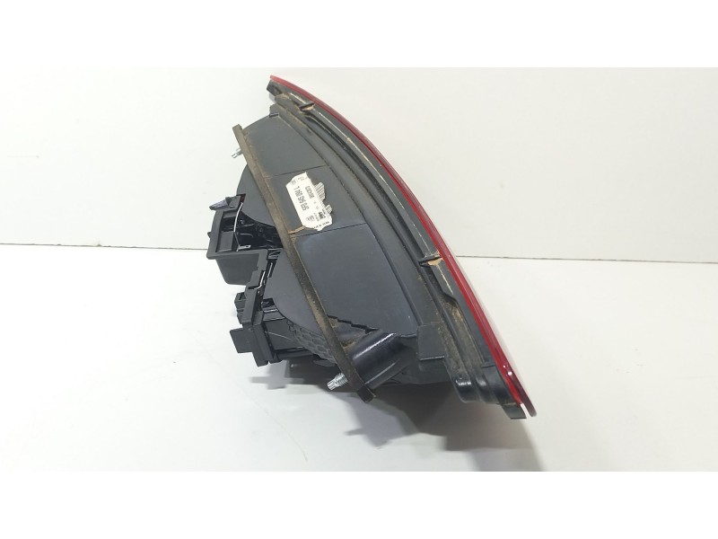 Recambio de piloto trasero derecho de porton para seat leon st (5f8) 1.0 tsi referencia OEM IAM 5F0945094L  
