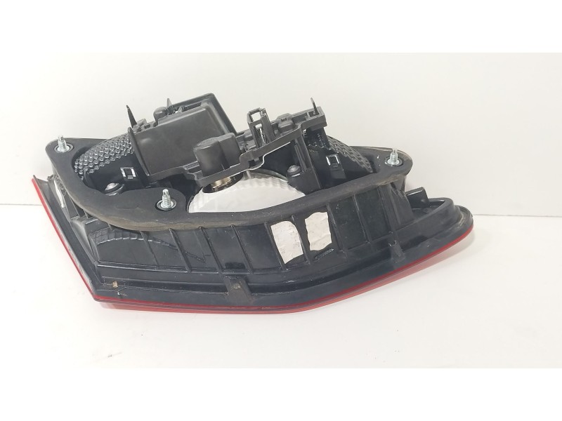 Recambio de piloto trasero derecho de porton para seat leon st (5f8) 1.0 tsi referencia OEM IAM 5F0945094L  