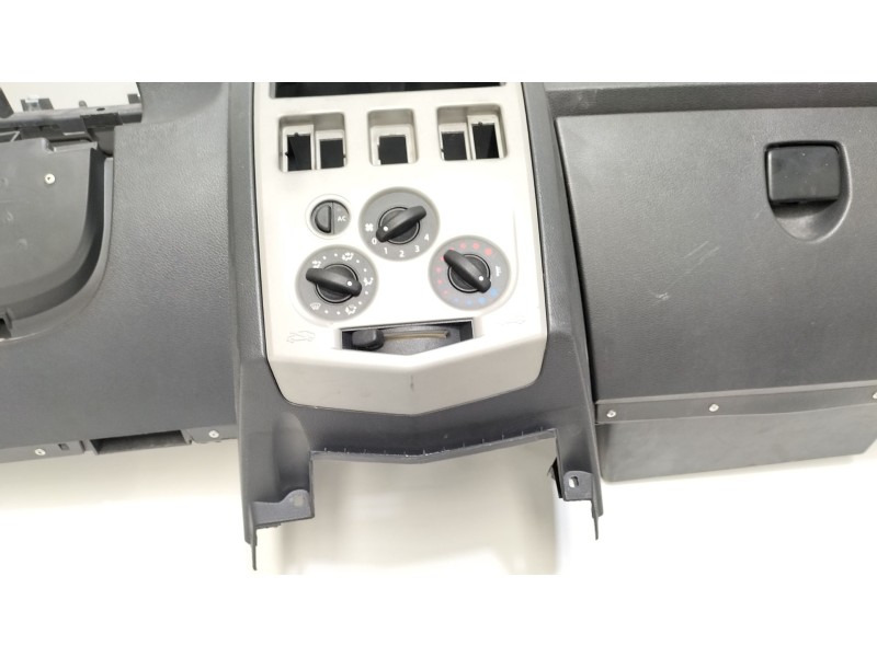 Recambio de salpicadero para dacia logan (ls_) 1.5 dci (ls0w) referencia OEM IAM 681002065R  