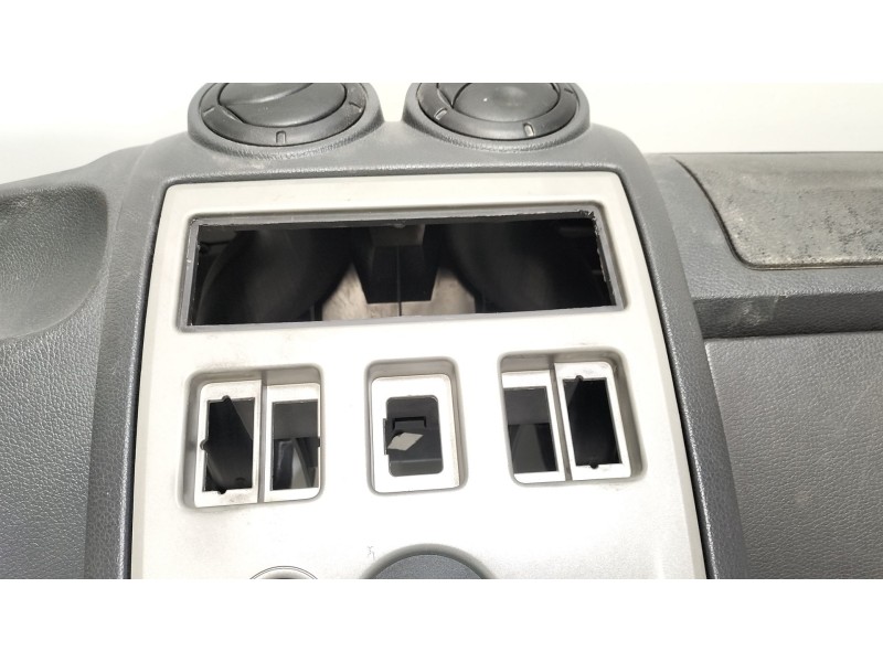 Recambio de salpicadero para dacia logan (ls_) 1.5 dci (ls0w) referencia OEM IAM 681002065R  