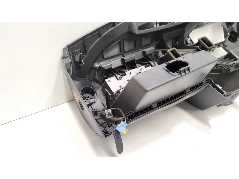 Recambio de salpicadero para dacia logan (ls_) 1.5 dci (ls0w) referencia OEM IAM 681002065R  