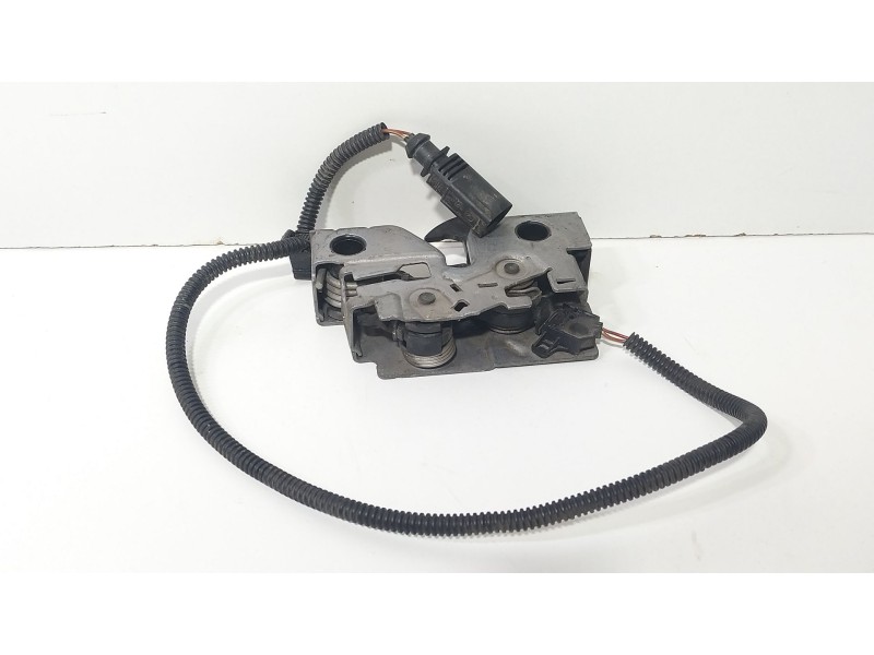 Recambio de cerradura capot para seat leon st (5f8) 1.0 tsi referencia OEM IAM 5F0823509D  