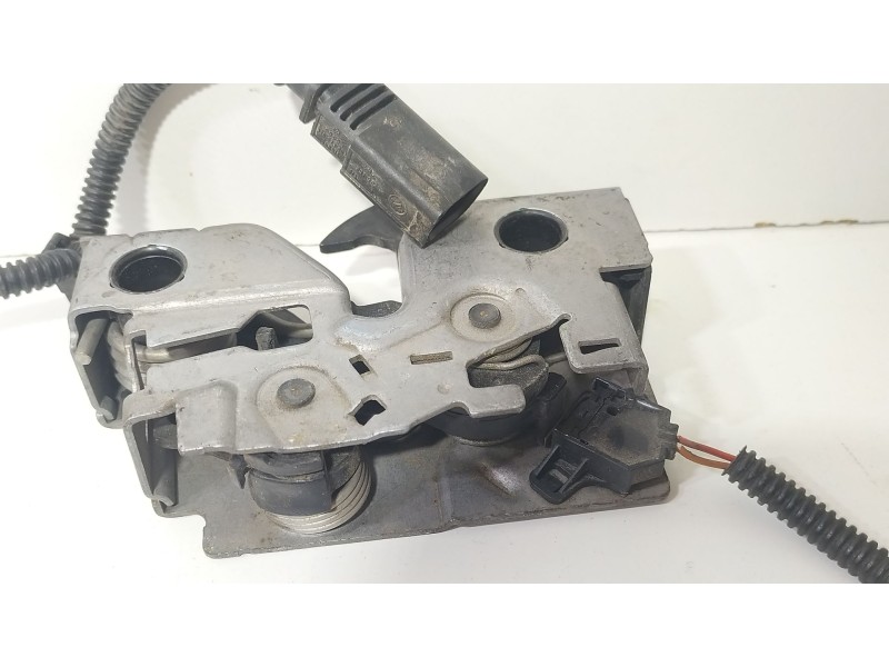 Recambio de cerradura capot para seat leon st (5f8) 1.0 tsi referencia OEM IAM 5F0823509D  
