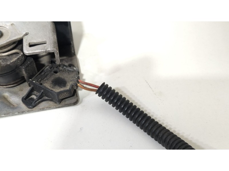 Recambio de cerradura capot para seat leon st (5f8) 1.0 tsi referencia OEM IAM 5F0823509D  