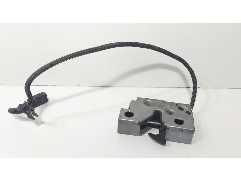 Recambio de cerradura capot para seat leon st (5f8) 1.0 tsi referencia OEM IAM 5F0823509D  