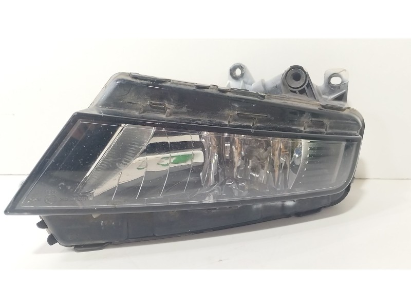 Recambio de faro antiniebla derecho para seat leon st (5f8) 1.0 tsi referencia OEM IAM 575941702A  