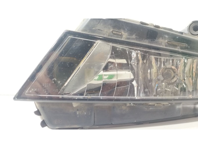 Recambio de faro antiniebla derecho para seat leon st (5f8) 1.0 tsi referencia OEM IAM 575941702A  