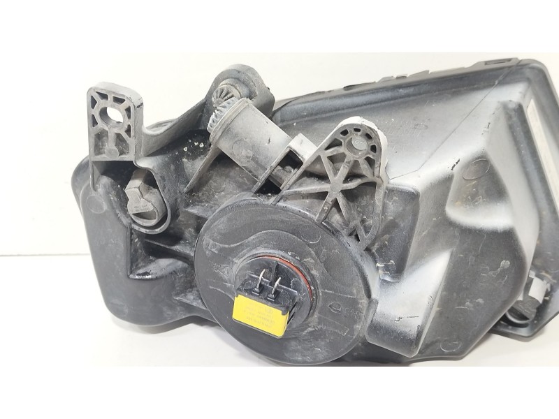Recambio de faro antiniebla derecho para seat leon st (5f8) 1.0 tsi referencia OEM IAM 575941702A  