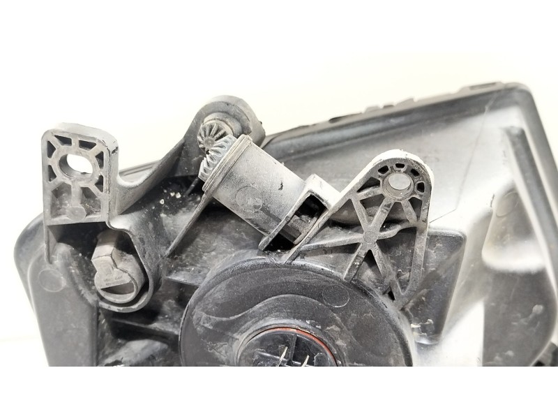 Recambio de faro antiniebla derecho para seat leon st (5f8) 1.0 tsi referencia OEM IAM 575941702A  