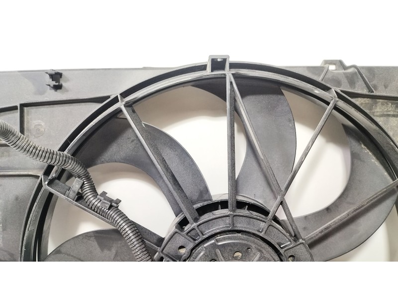 Recambio de electroventilador para hyundai tucson (jm) 2.0 crdi referencia OEM IAM 253802EXXX  